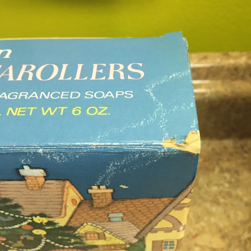 Vintage Bath Soap-AVON Christmas Carollers Decorative Soap has not been used.
